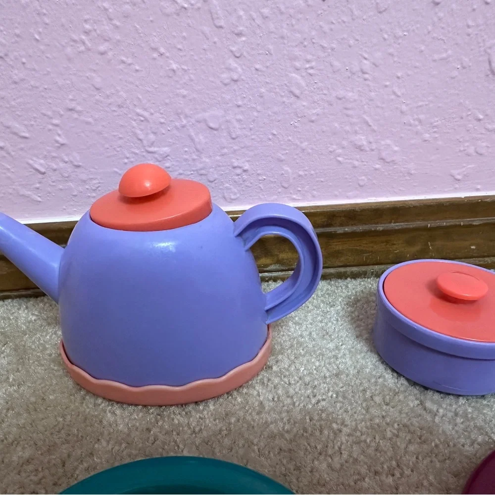 Battat Kids Pretend Play Plastic Dishes Tea Pot Plates Cups Utensils Lot